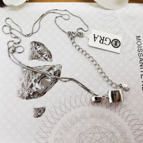 1 Carat Moissanite Necklace with 925 Sterling Silver Chain ADJUSTABLE - Picture 4 of 6